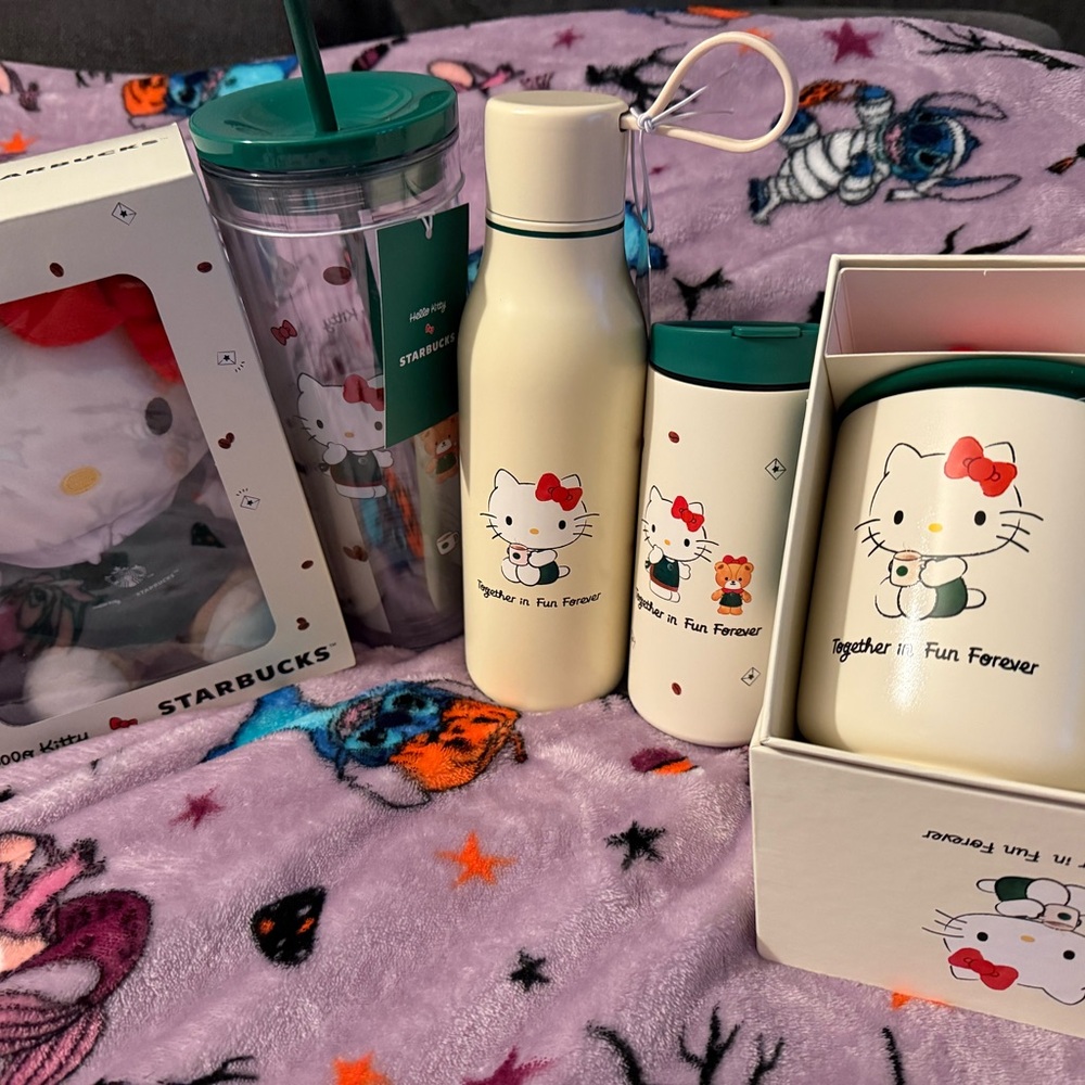 Starbucks x Hello Kitty collection limited edition